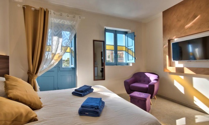 Il-Balluta House | Superior Central Suites St. Julian's - Ideal for Families