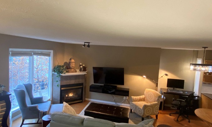Killarney House | Sunny Calgary Townhouse: Perfect for Families & Pets