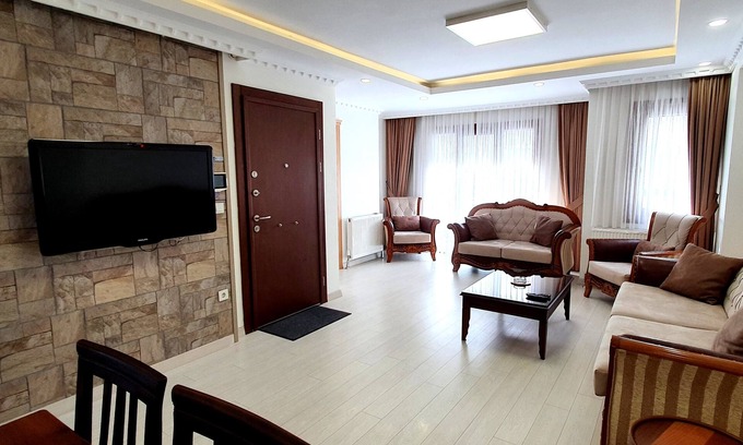 Cihangir Apartment | Inviting TaksimFlat 3Br Apartment with Pool and Spa Access
