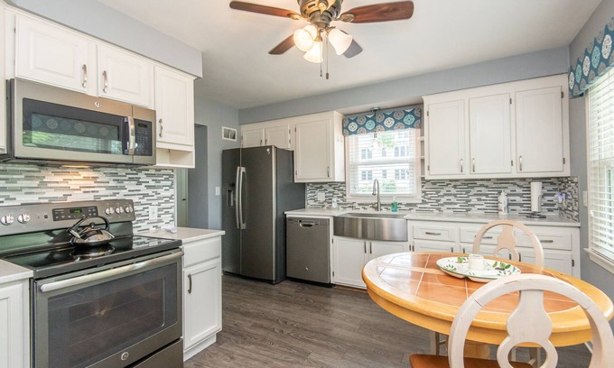 Milwaukee House | Ideal Tosa Home Near Downtown with Family-Friendly Amenities