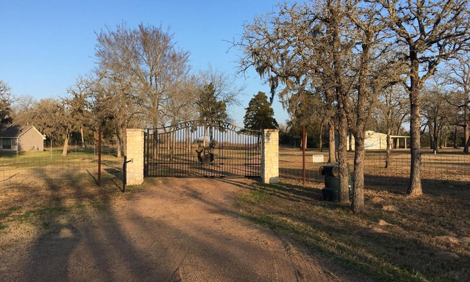 Columbus Other | Idyllic Cabin Retreat with Access to 800-Acre Ranch