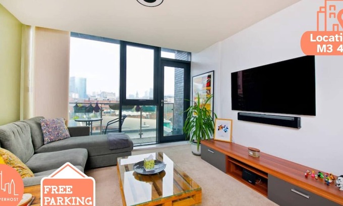 Castlefield Apartment | Waterfront Flat with Kitchen & Family-Friendly Features