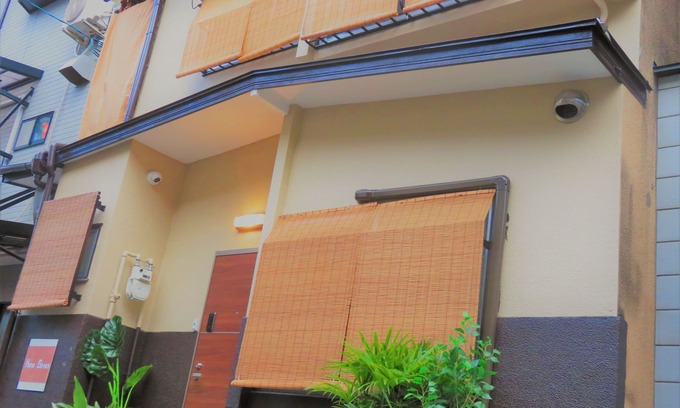 Nakagyo Ward House | Convenient Getaway: Relaxing Spa & Family-Friendly in Kyoto