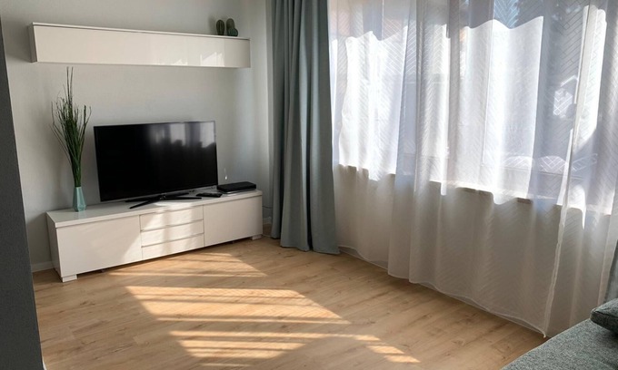 Altenmarkt an der Alz Apartment | Ideal Apartment Steps from Lake Chiemsee with Breakfast