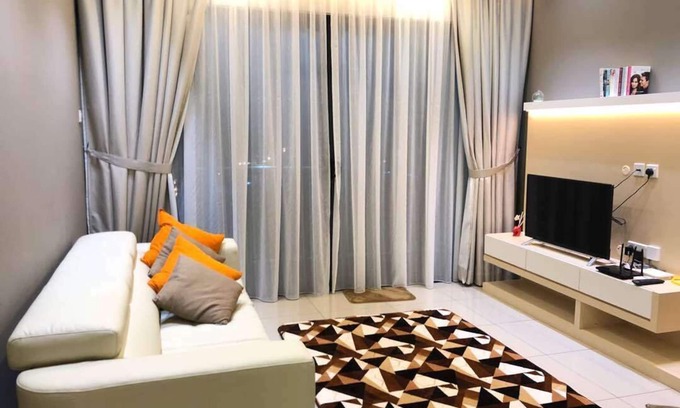 Klebang Besar Apartment | Convenient Getaway: Enjoy Pool, Spa & Excitement