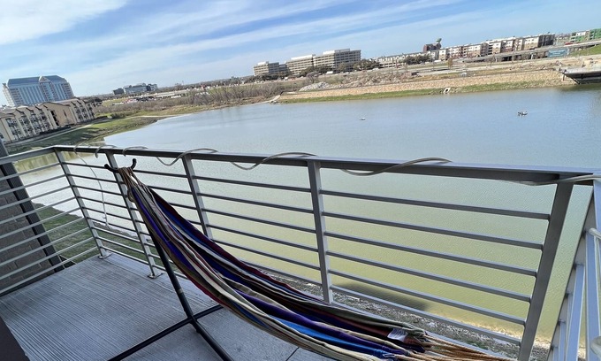 Farmers Branch Apartment | Centrally located modern apartment with amazing lake view.