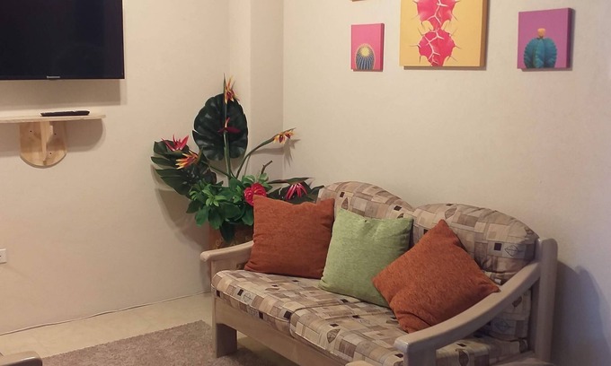 Warrens Apartment | Convenient 2-Bedroom Apartment in Warrens for Your Stay