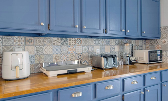 Pendleton Heights House | Centrally Located 4BR 3BA Minutes to KC Attractions Shopping Nightlife Sports