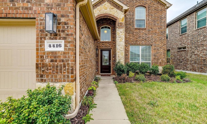 Frisco House | Cozy 4-Bedroom House: Convenience and Pet-Friendly Amenities