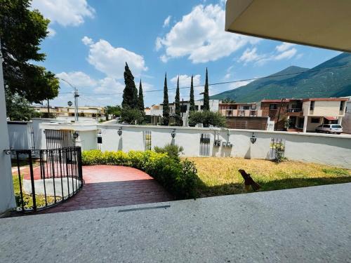 Contry House | Centrally located and spacious residence for up to 30 people!