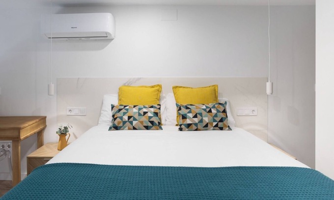 Feria Apartment | Centrally located apartment in Seville. THE HOLY QUEVEDO