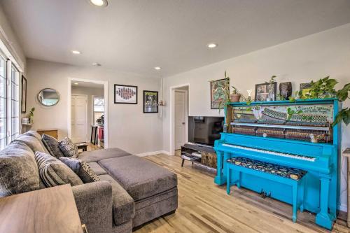 Delmar Parkway House | Trendy Arts District Hideout with Child-Friendly Patio