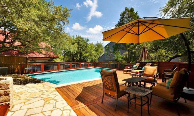 Barton Hills House | Prime Downtown Retreat with Private Pool - 10/10 Rated