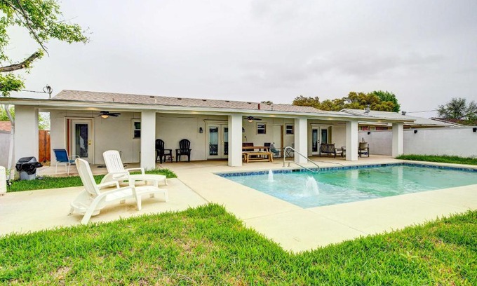 Eagle Pass House | Convenient Eagle Pass Home with Inviting Pool Access
