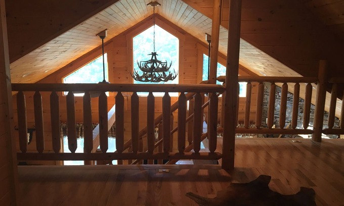 Purlear Cabin | Centrally Located for the Best of the West