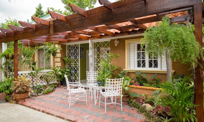 Molynes Gardens Apartment | Conveniently Located Guest Apartments with Family-Friendly Amenities