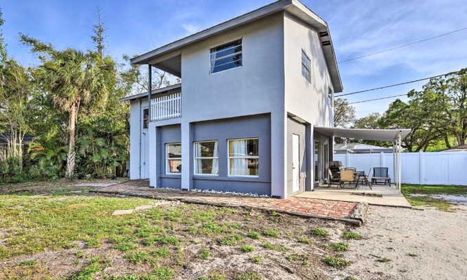 Bellevue Terrace House | Ideal House Rental Near Siesta Key with Spa Amenities