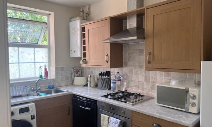 Lincoln House | Guest Rated 9.8: Lincolnshire Home with Free Parking & Garden