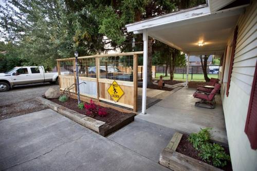 Redmond House | Convenient Redmond Retreat with Pool Table for Families