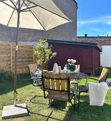 Tomelilla Apartment | Centralt och mysigt boende i Tomelilla