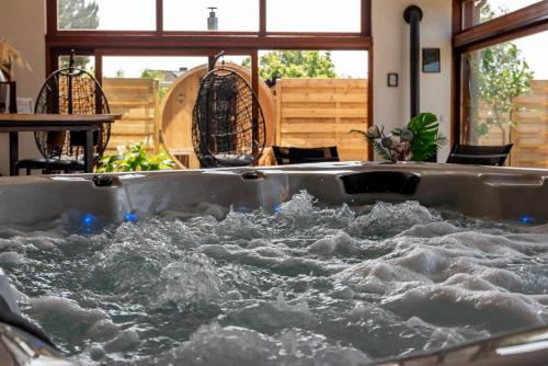 Braives Bed & Breakfast | Experience Oceanfront Bliss at Centre Au Chardon Hotel