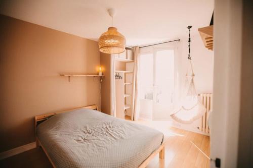 Besancon Apartment | Convenient Centre & Campus: Family-Friendly with Parking