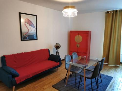 Confolens Apartment | Comfortable Centre Confolens Studios for Your Getaway