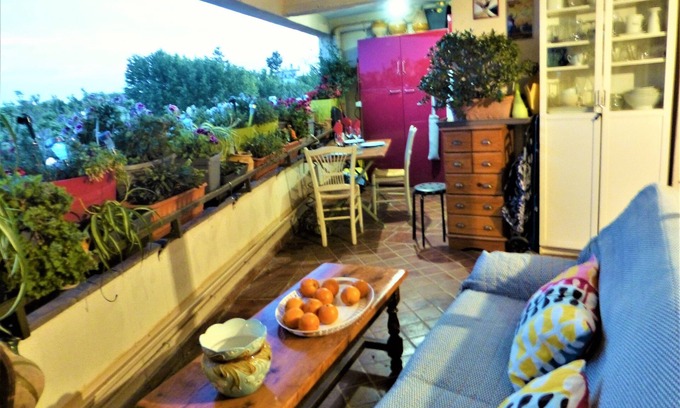 Arles Apartment | Historic Center Getaway with Terrace, WiFi & Family Comfort