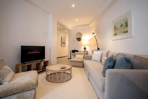 Lisieux Apartment | Historic Centre with Cathedral Views & Restaurant Amenities