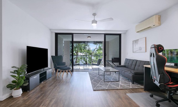 Toowong Apartment | Centro at Toowong: Modern Living with Pool & Family Amenities
