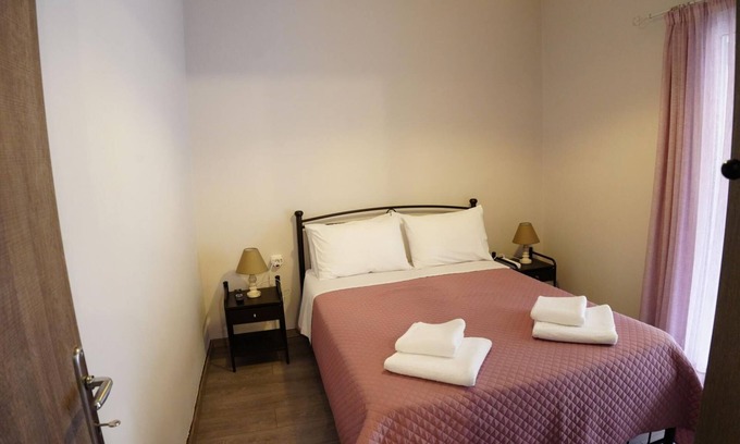 Lefkada Apartment | Unforgettable Centro Bianco Lefkada: Family-Friendly Stay