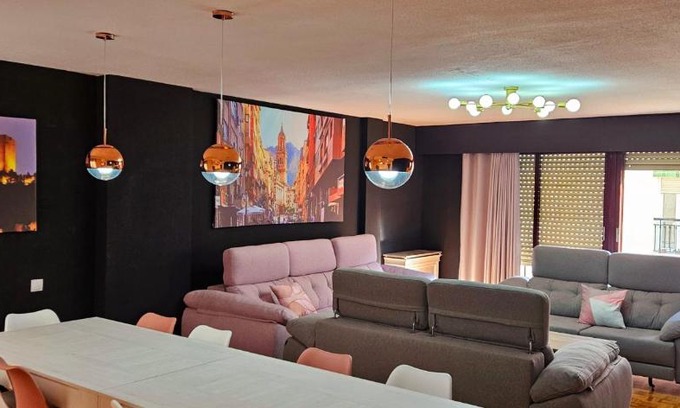 Jaen Apartment | Centro Catedral: Family-Friendly Stay with Free Netflix