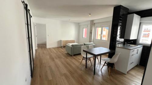 Los Corrales de Buelna Apartment | Pet-Friendly Stay at Centro de Cantabria - 9/10 Guest Rated