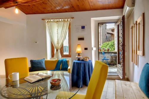 Lake Bracciano Apartment | Discover Centro e Spiaggia Ambra: Pet-Friendly Retreat