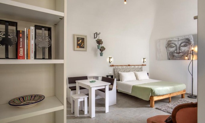 Lake Bracciano Apartment | Pet-Friendly Centro e Spiaggia Ardesia with Kitchen Access