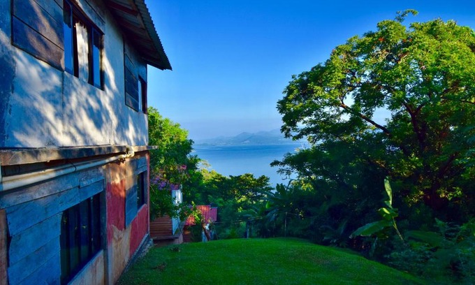 Catemaco House | Pet-Friendly Retreat at Centro Ecoturistico Cabañas