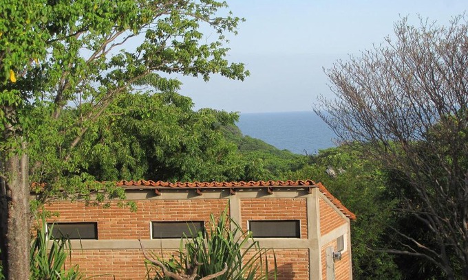Salchi Apartment | Cozy Centro Sati Bungalow with Oceanfront Views