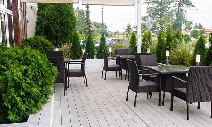 Wilanow Hotel | Convenient Centrum Konferencyjne Mrówka with Family Amenities