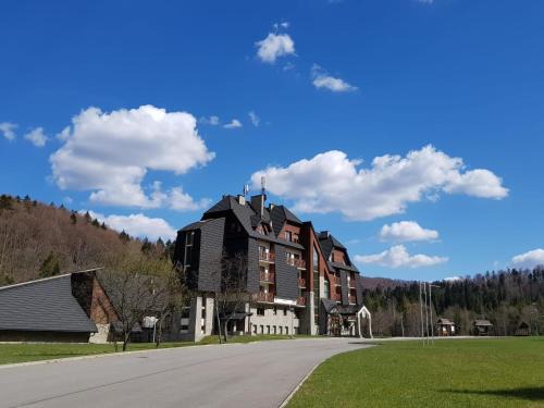 Muczne Resort | Discover Centrum Promocji Leśnictwa w Mucznem Retreat