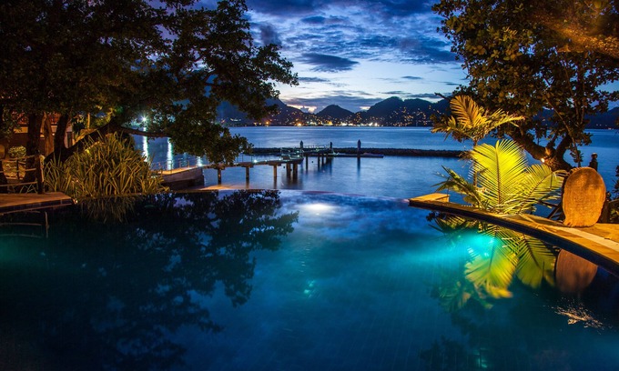 Cerf Island Hotel | Relaxing Cerf Island Resort with Ocean Views and Pool
