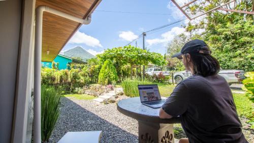 La Fortuna House | Pet-Friendly Retreat at Cerro Chato's House - Rated 9.6/10
