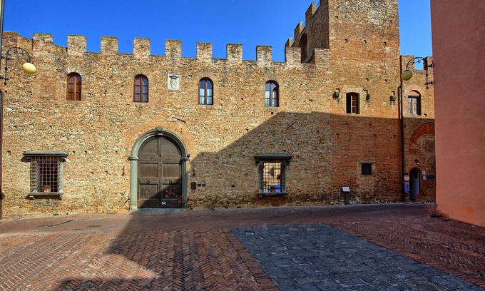 Certaldo Alto Apartment | Historic Certaldo 3: Guest Rated 9.8 with Spa & Breakfast