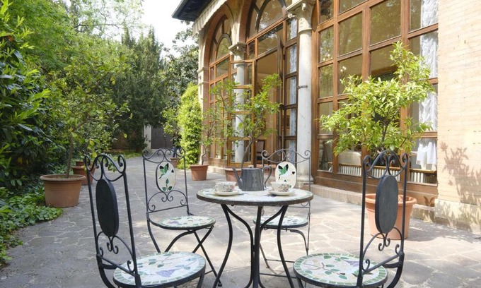 Addizione Erculea Apartment | Indulge in Comfort at Certosa di Ferrara Villa for 12!