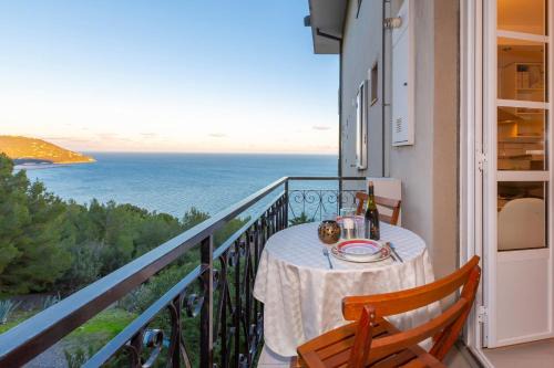 Capo Mimosa-Rollo Apartment | Family-Friendly Maremonti - Just 400m from the Sea