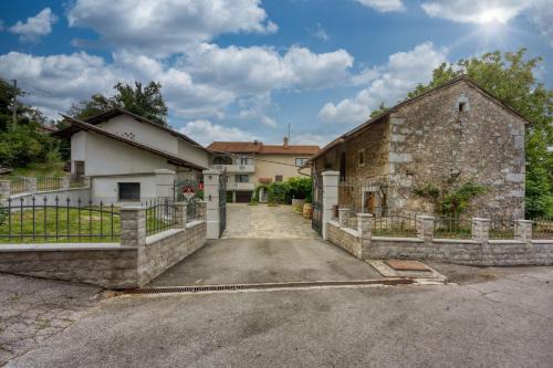 Sezana Apartment | Cesar's Karst Estate