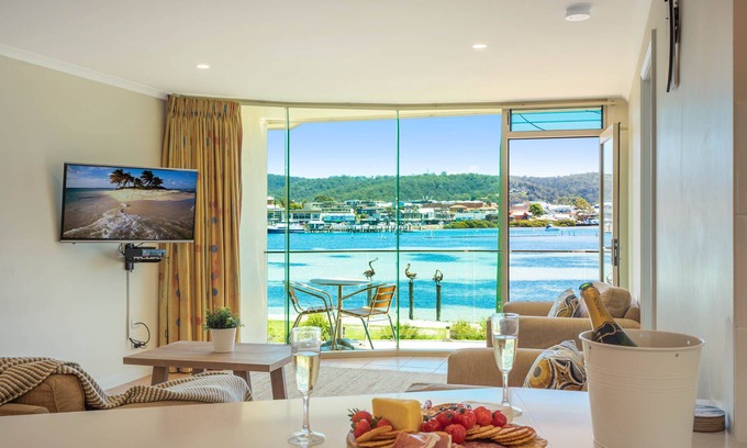 Merimbula Apartment | Premium 3 Bedroom Lake View at Cetacea Luxury Apartments