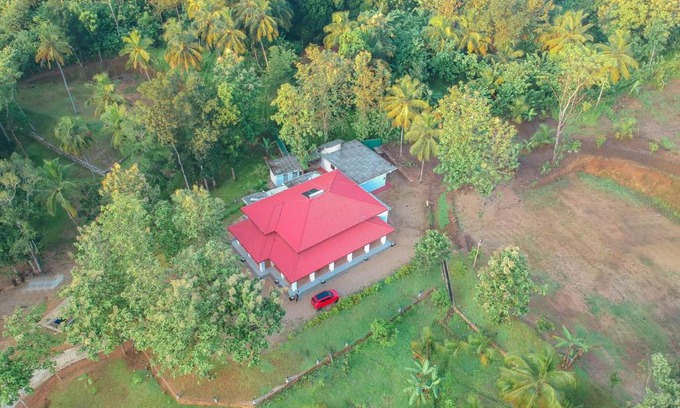 Pallebedda House | Cozy Ceylon Cinnamon Bungalow with Breakfast & Accessibility