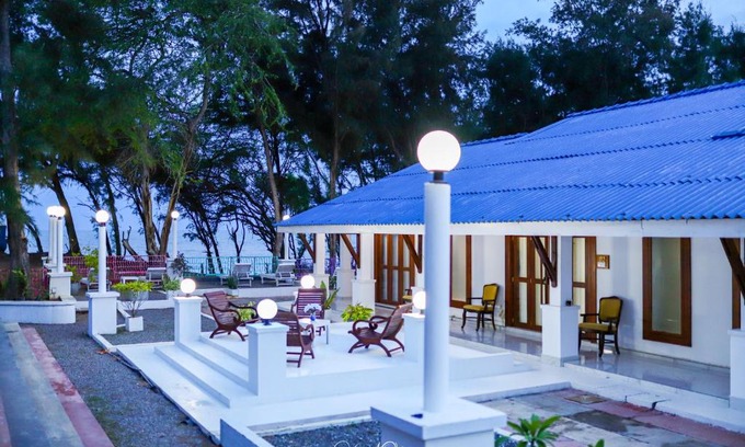 Hambantota Hotel | Relaxing Stay at Ceylonta Beach Resort with Ocean Views