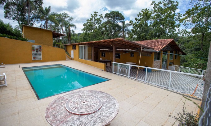 Ibiuna House | Relaxing Getaway with Pool & Wi-Fi in Ibiúna