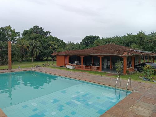Belem House | Discover Chácara Calixto: Pet-Friendly Retreat with Pool